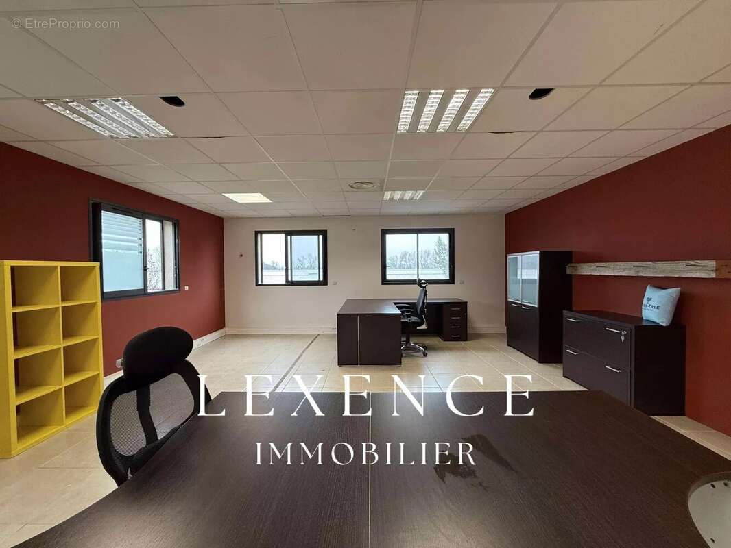 Commerce à EGUILLES