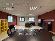 Commerce à EGUILLES