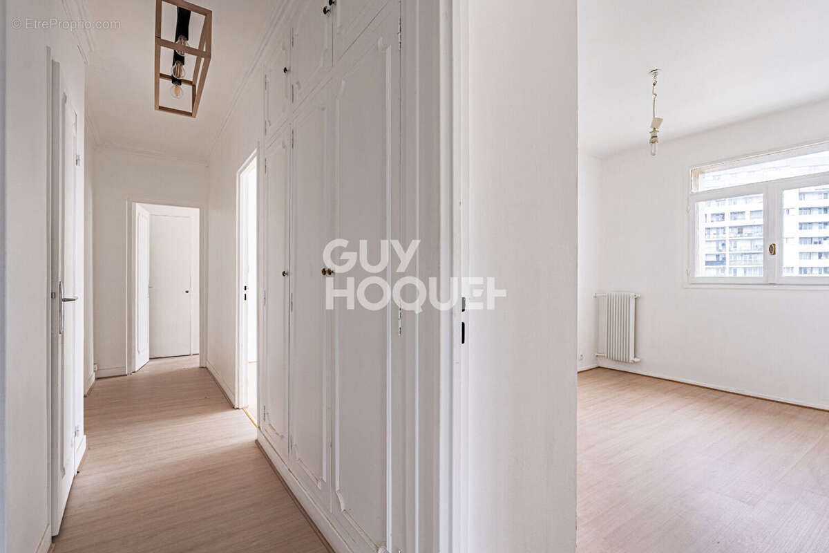 Appartement à VILLENEUVE-LA-GARENNE