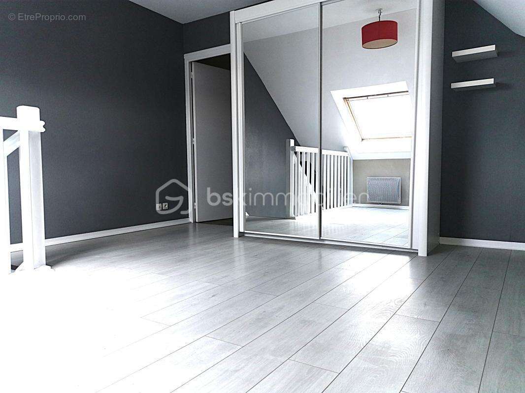 Appartement à LES PONTS-DE-CE