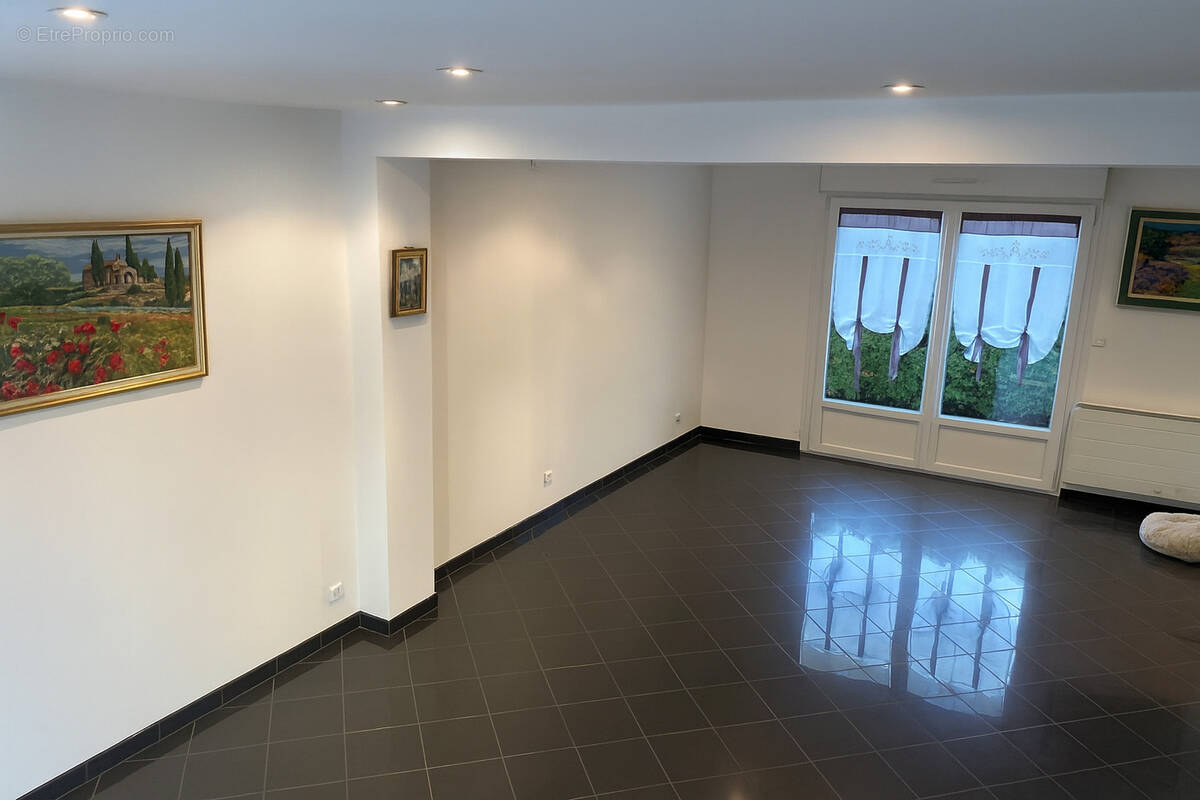 Maison à CORMELLES-LE-ROYAL