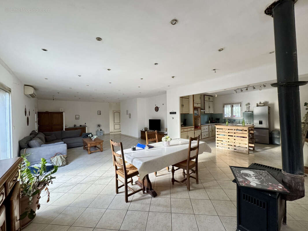 Maison à CHATEAUVERT