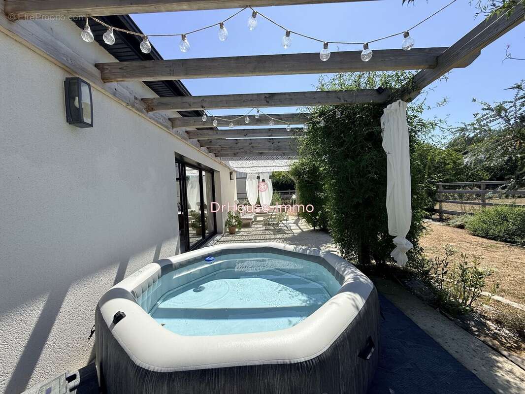 Maison 156 m² à Sainte-Honorine-Du-Fay  - photo 30