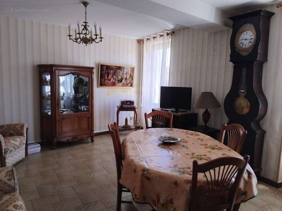 Maison à BRINON-SUR-BEUVRON