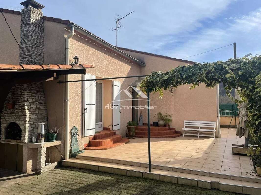 Maison à LES SALLES-DU-GARDON