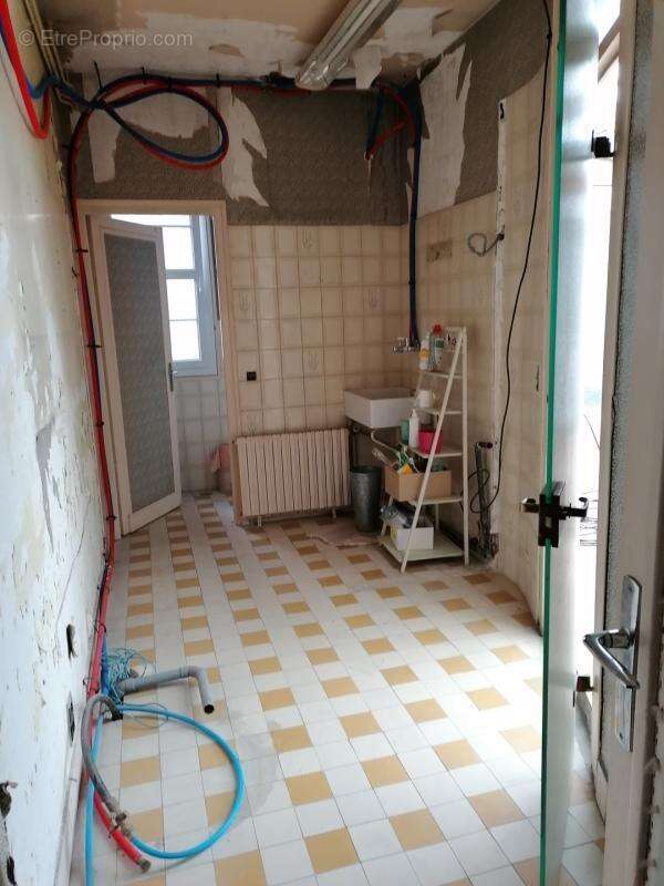 Commerce à SAINT-QUENTIN