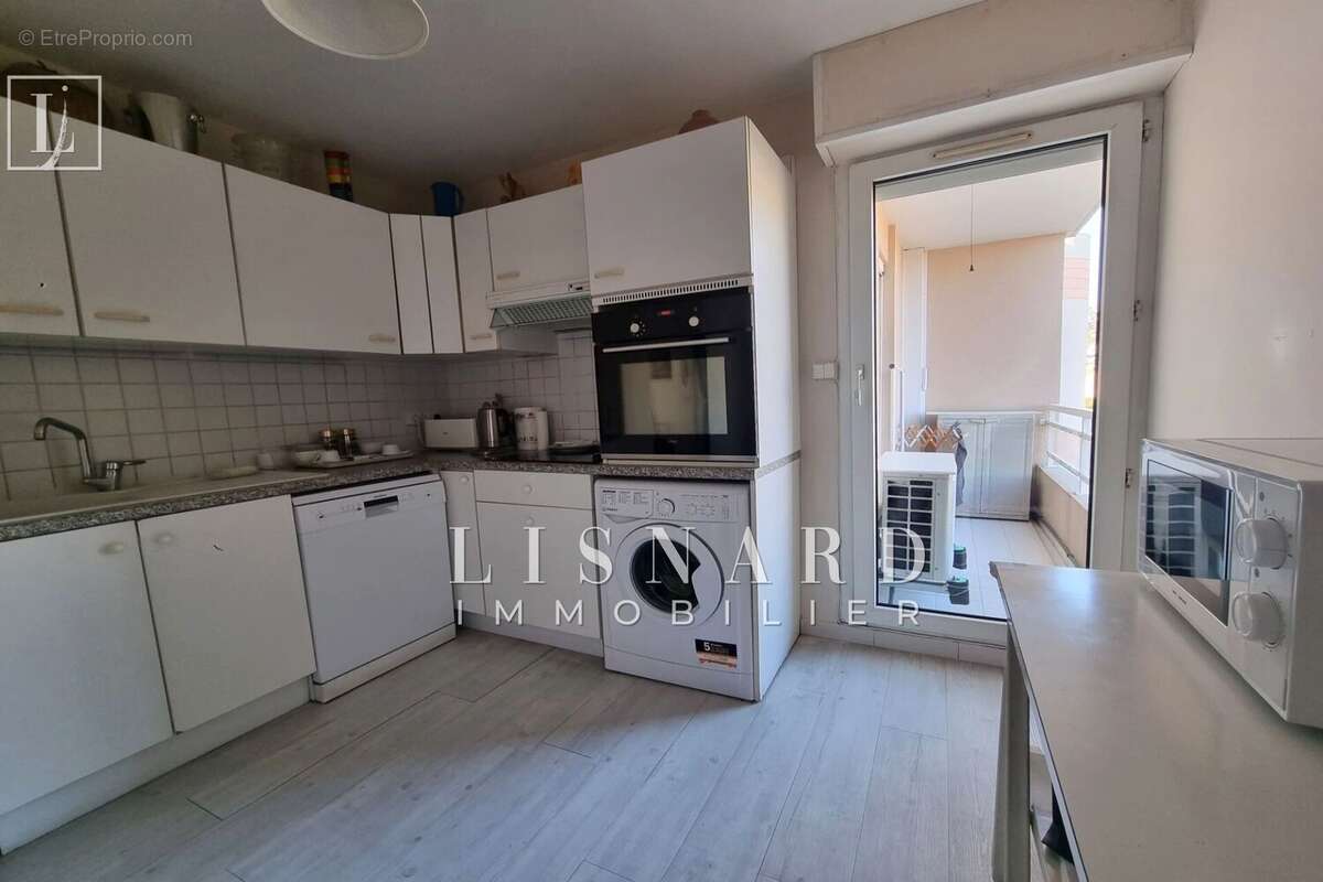 Appartement à VALLAURIS