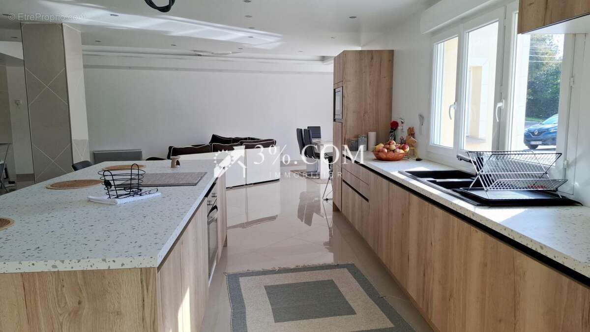 Maison à FEUQUIERES-EN-VIMEU