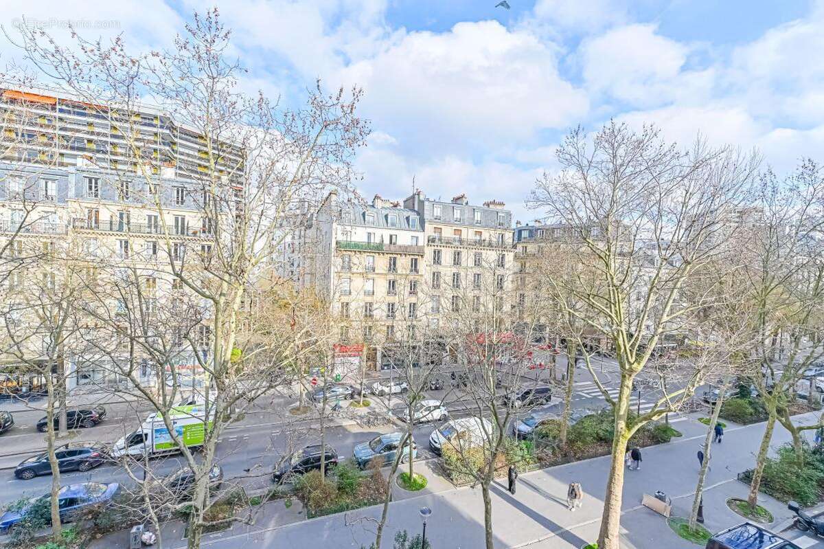 Appartement à PARIS-10E