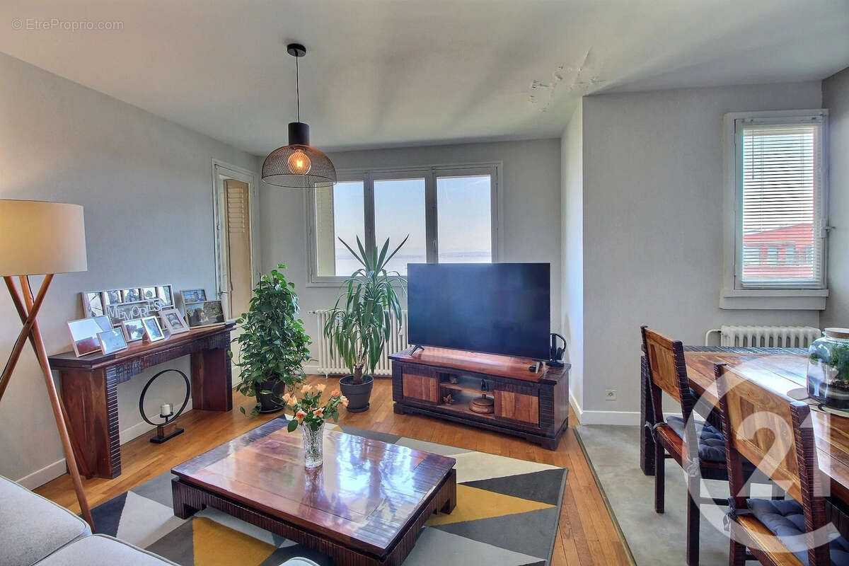 Appartement à EVIAN-LES-BAINS