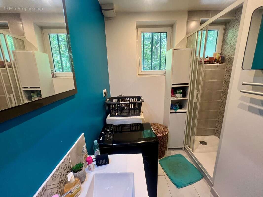 Appartement à SAINT-MAURICE-MONTCOURONNE