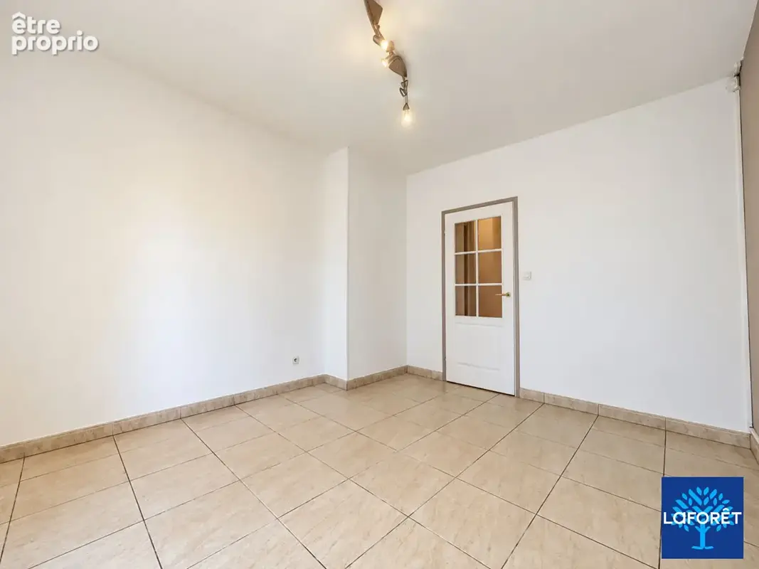 Valenciennes ? appartement de standing de 105 m² avec terrasse, garage fermé et parking - photo 7