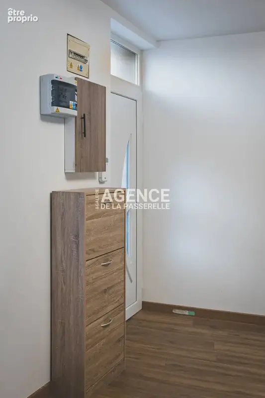Maison rénovée de 118m2, 4 chambres, jardin et piscine. - photo 19