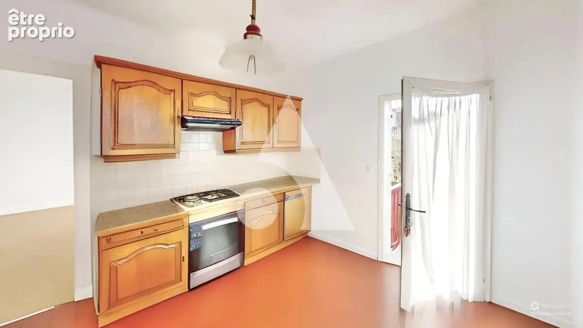 Maison T7 138m2 idéalement située, avec garage et jardin arboré - photo 6