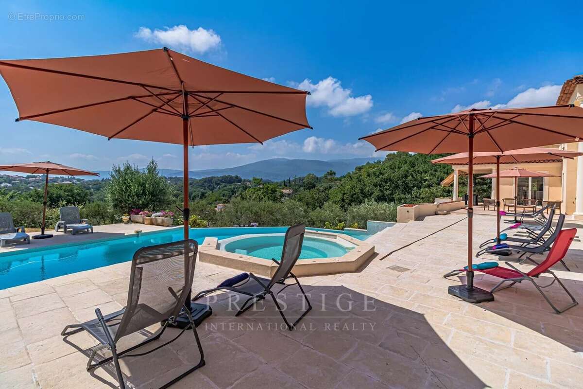 Chateauneuf de grasse, villa florentine 365m² garage, piscine, terrain 4000m² - photo 11