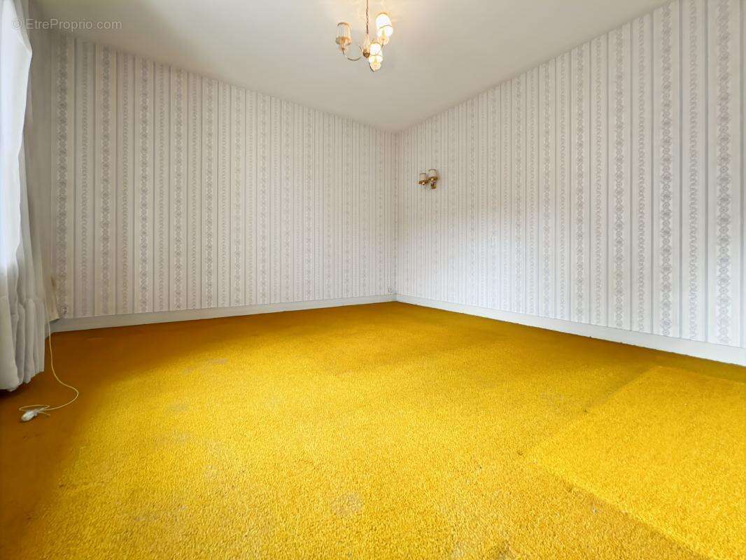 Maison à PERONVILLE