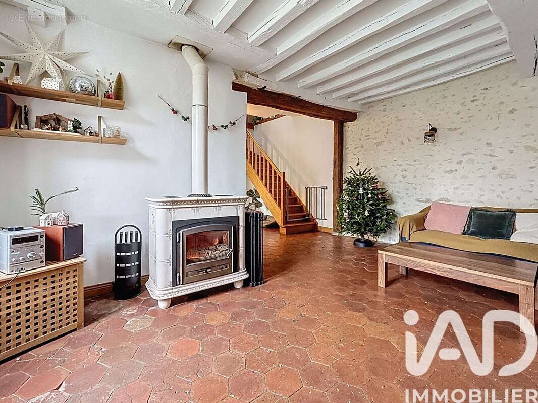 Photo 2 - Maison à MONDONVILLE-SAINT-JEAN