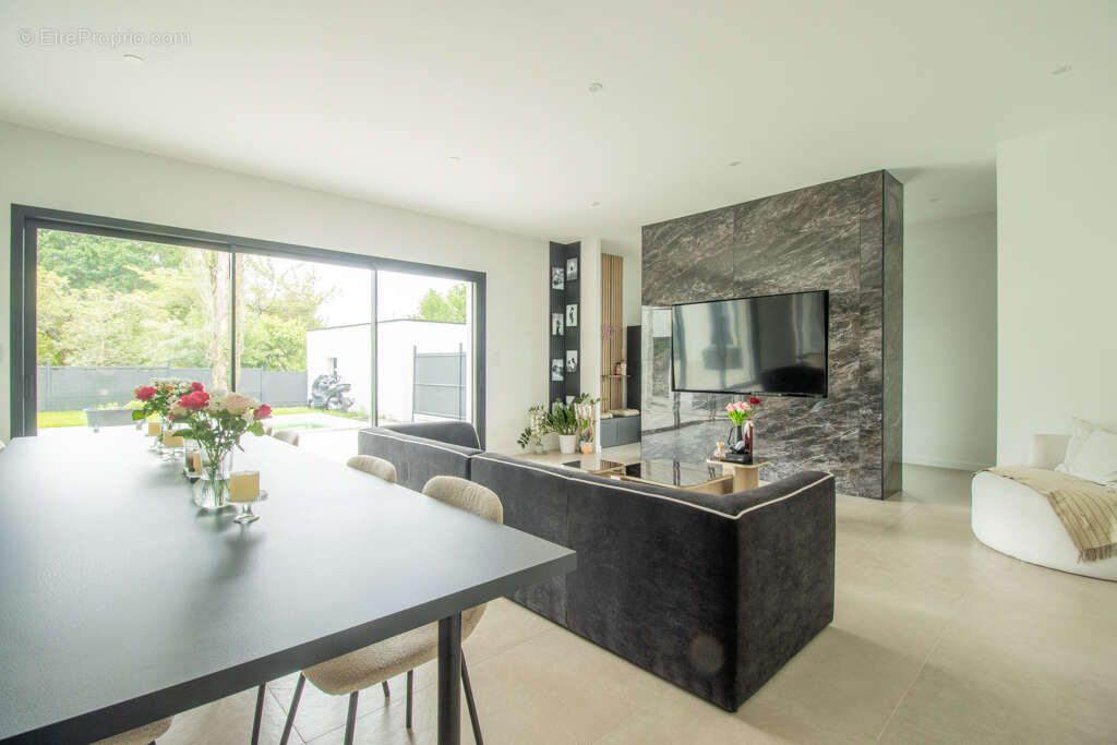 Maison à SAINT-BARTHELEMY-D&#039;ANJOU