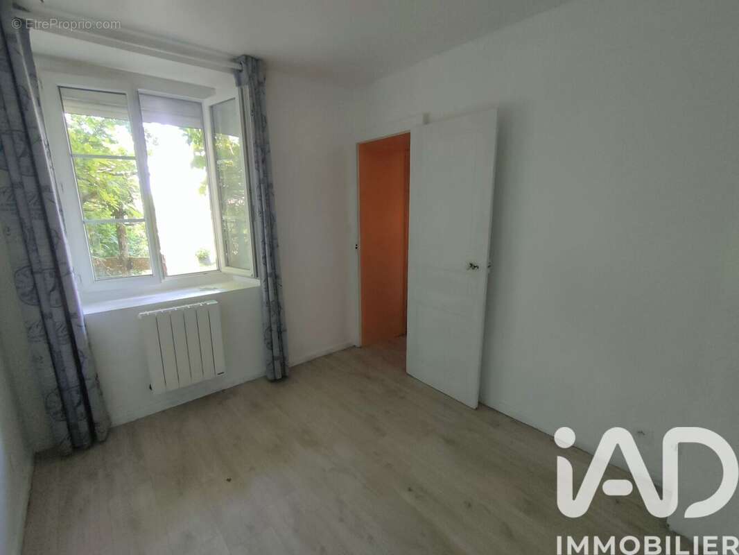 Maison 183 m² à Tresson  - photo 5