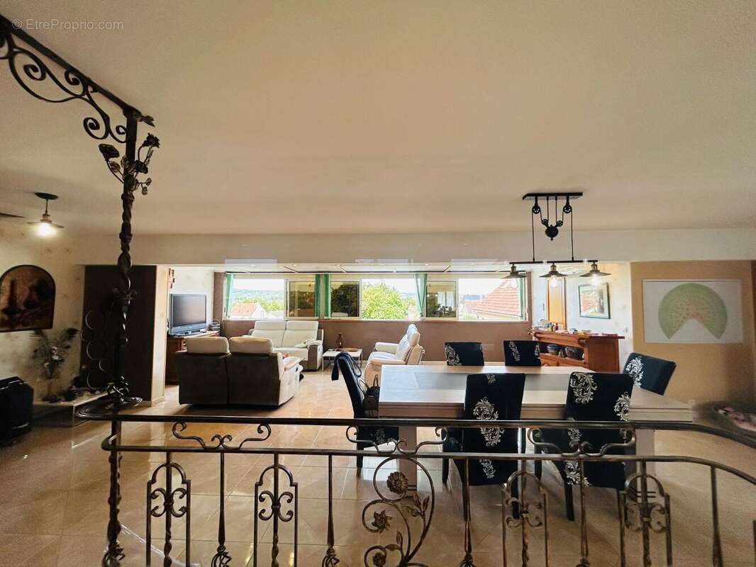 Maison 242 m² à Veron  - photo 5