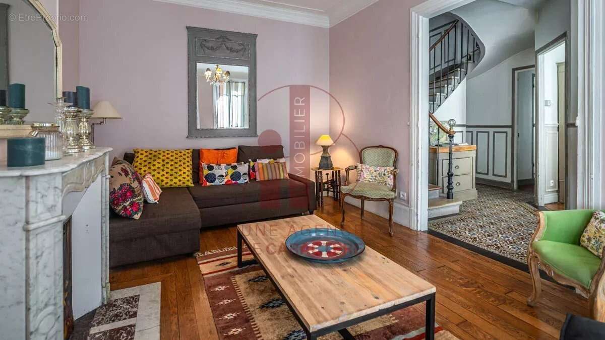 Maison à FONTAINEBLEAU