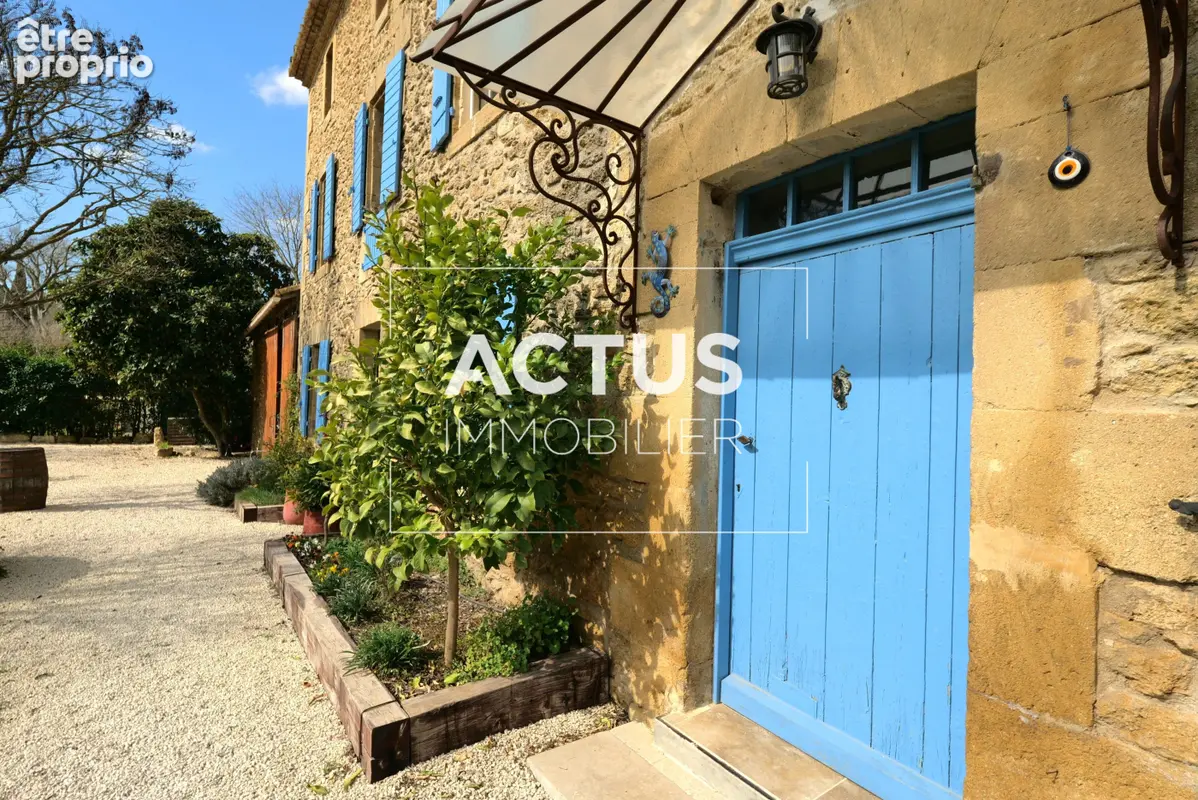 Photo Maison à Cornillon-Confoux au prix de 860 000€