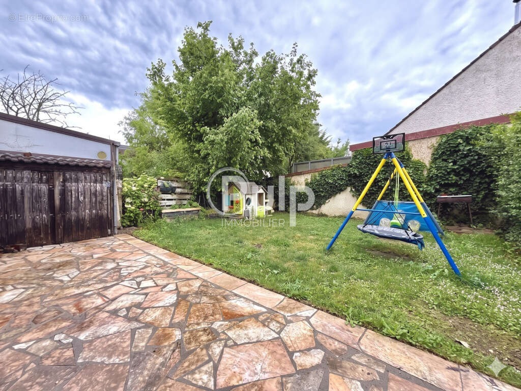 Maison avec garage et jardin en impasse - Seclin - photo 12