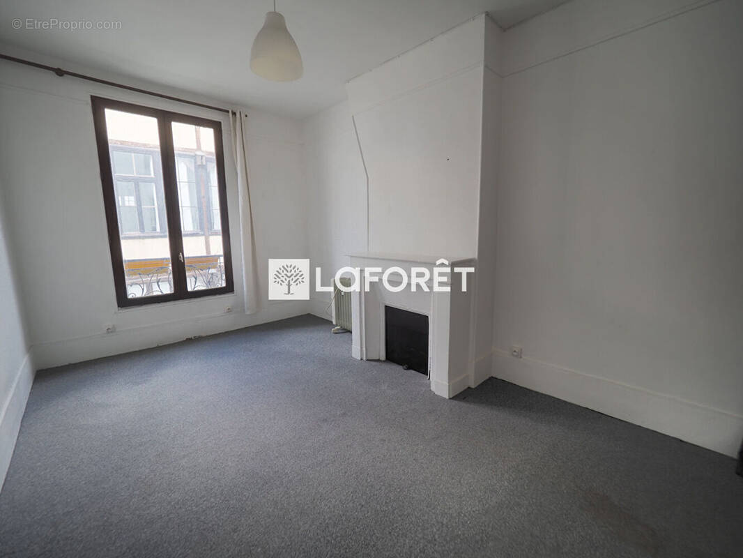 Appartement à PARIS-11E