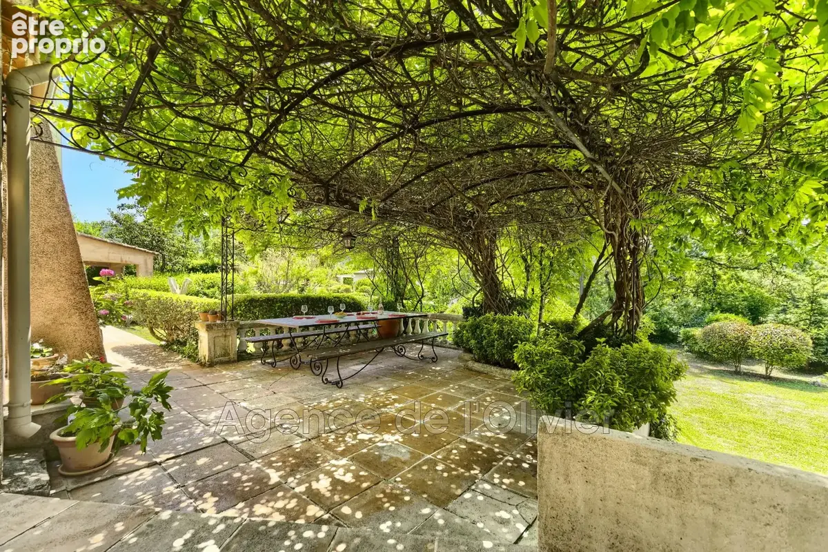 Maison 7 pièces 256 m² à vendre à Tourrettes-Sur-Loup (06140) - photo 6