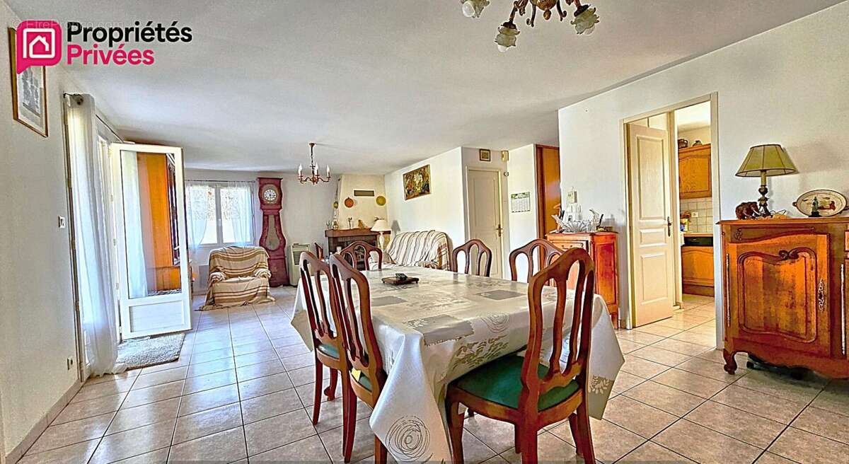 Maison à VILLESISCLE