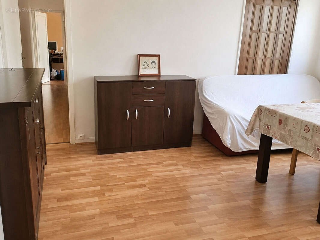 4 pièces Rue Guy Moquet 94500 - photo 4