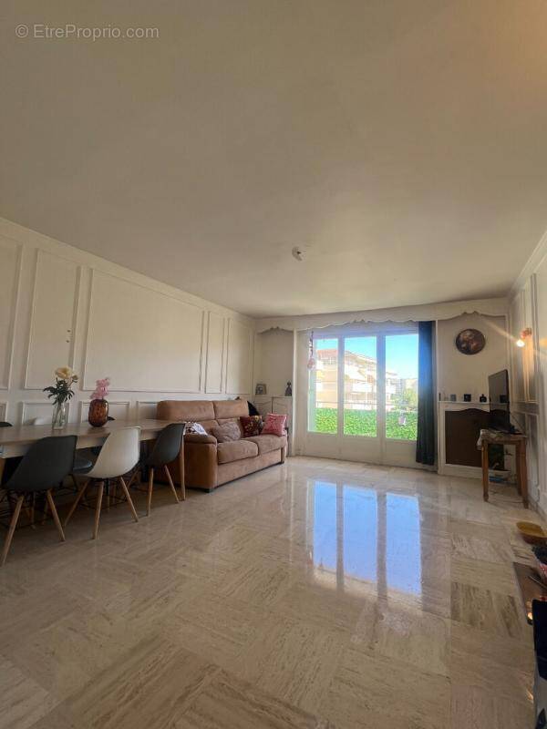 Appartement à MANDELIEU-LA-NAPOULE