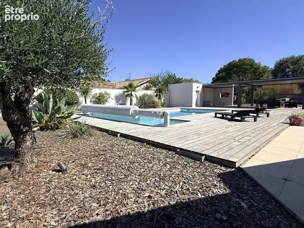 Magonty. Maison Plain-Pied 4 Chambres + Bureau–Piscine–1 882 m² - photo 2