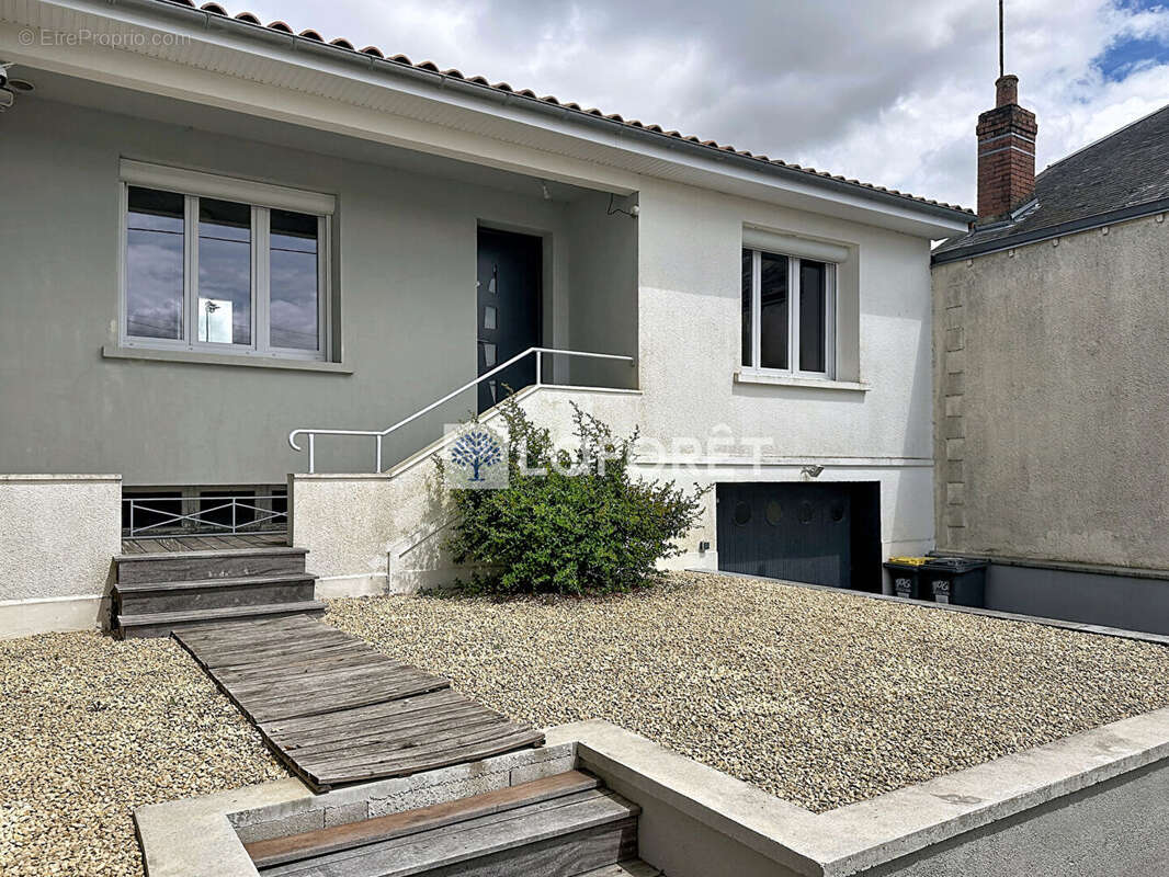 Maison à PARTHENAY