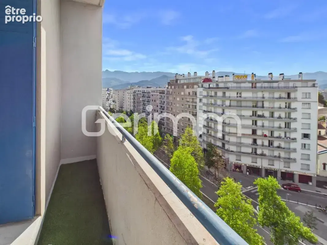 Vente - Appartement - 2 pièces + cuisine - 42 m² - 78 000 € - - photo 12
