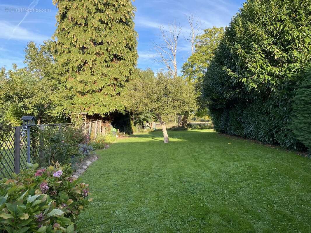 Maison à BUSSIERE-POITEVINE