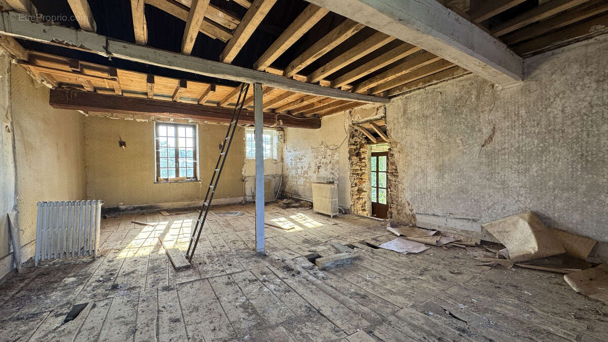 Maison à MONTILLOT