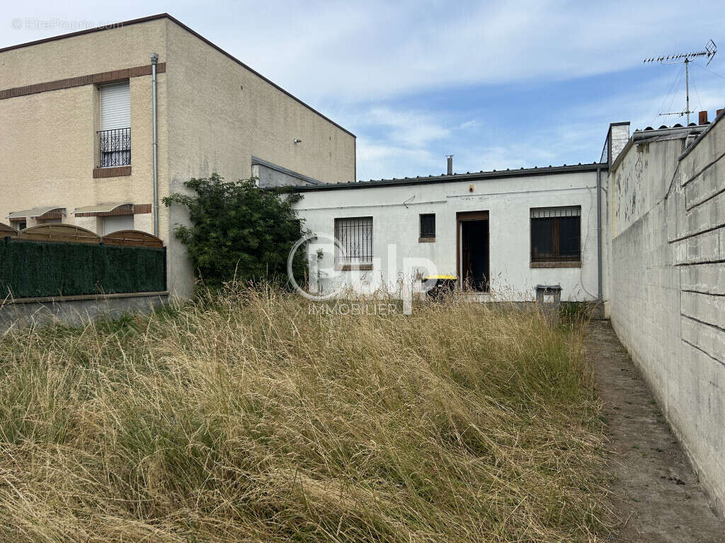 Commerce à SAINS-EN-GOHELLE