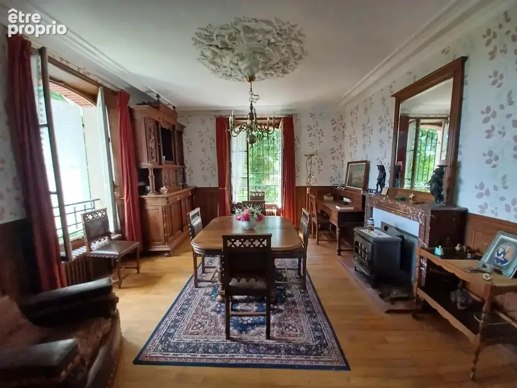A vendre dans l'Indre, une belle villa avec gîte et jardin. - photo 6