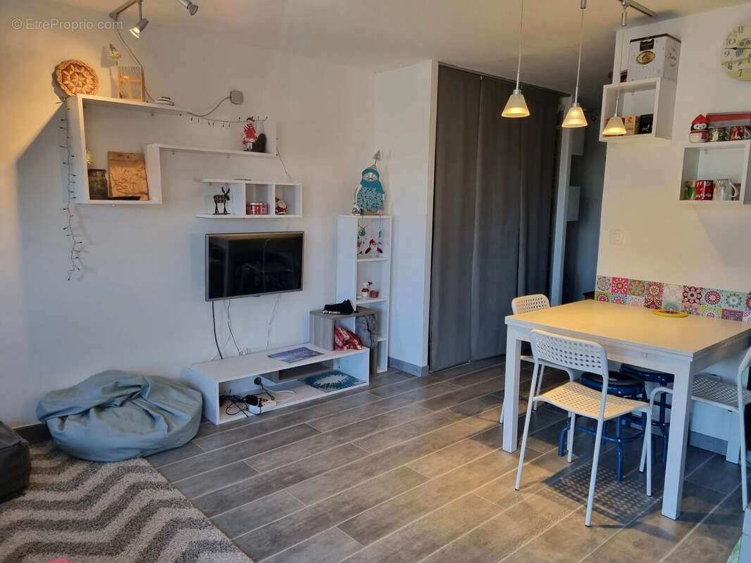 Appartement à MORILLON