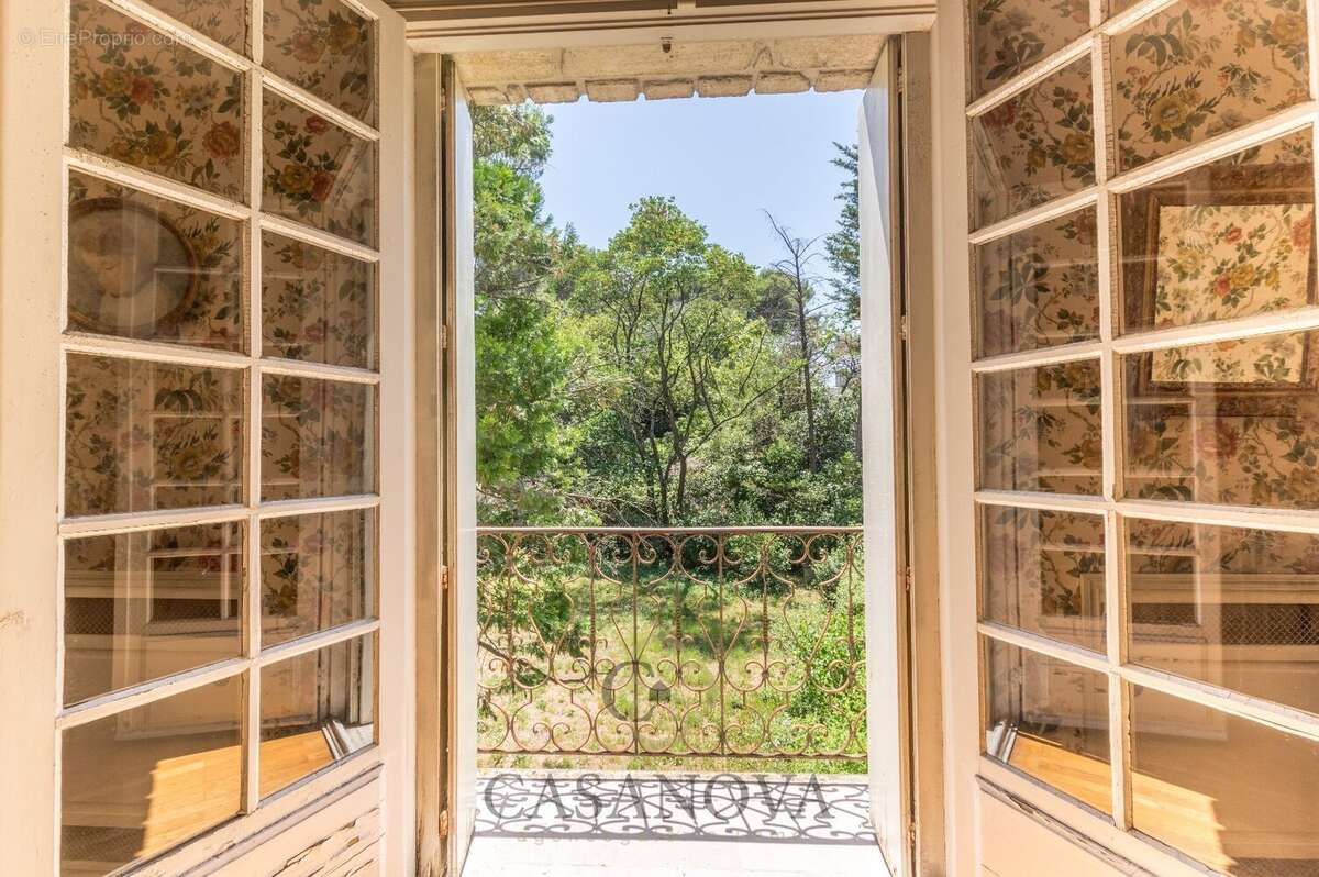 Maison familiale de plus de 270 m² avec parc arboré de 3 000 m² aux Arceaux à Montpellier - photo 22