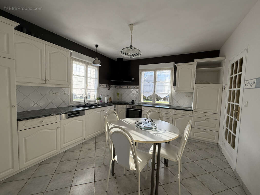 Maison à POIX-DE-PICARDIE