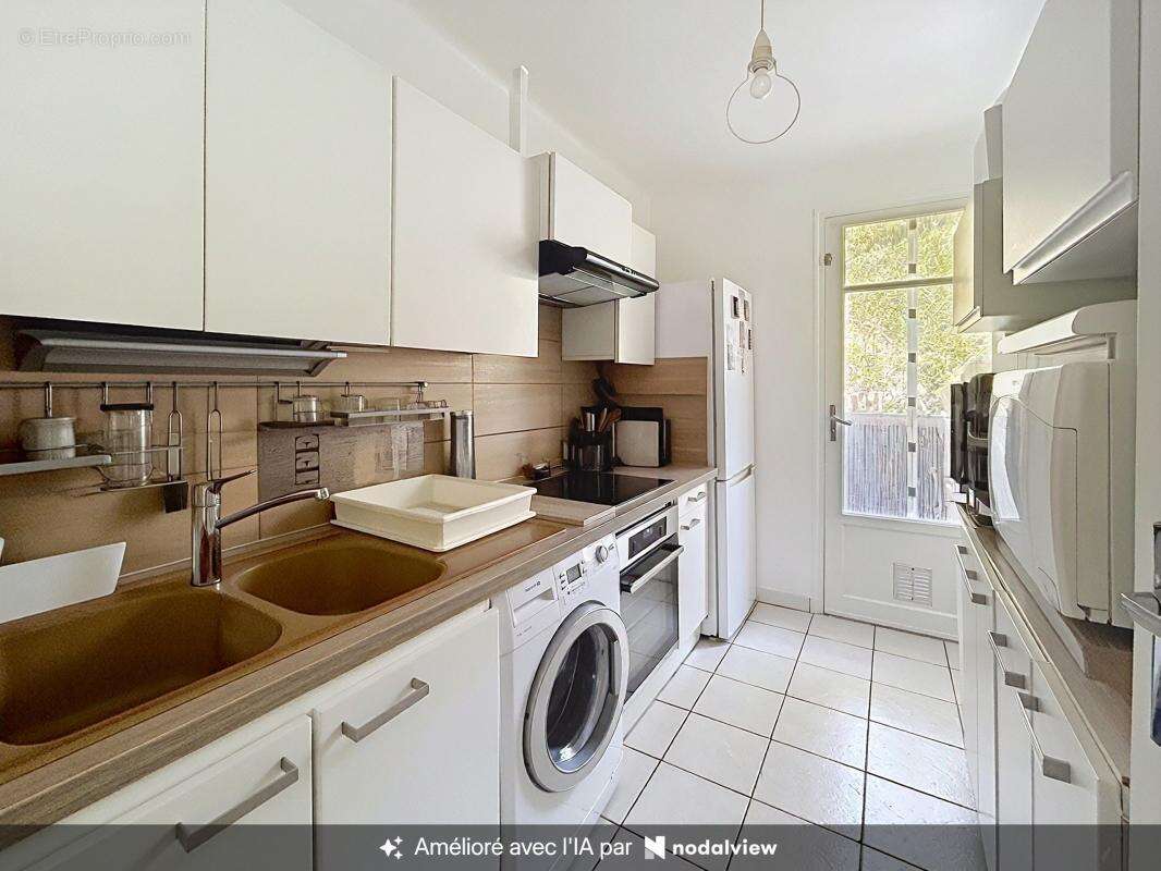 Exclusivite-2 pieces traversant en centre ville - photo 4