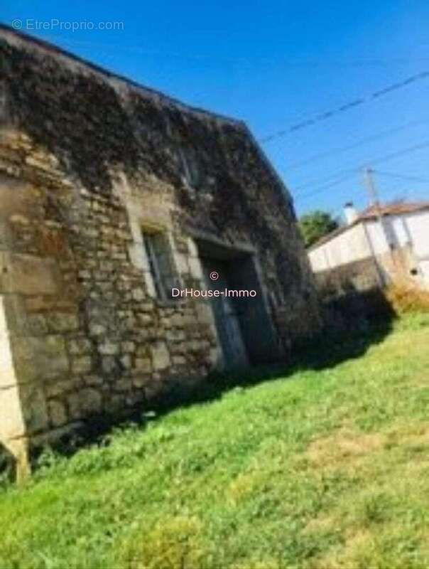 Autre à PORT-D'ENVAUX