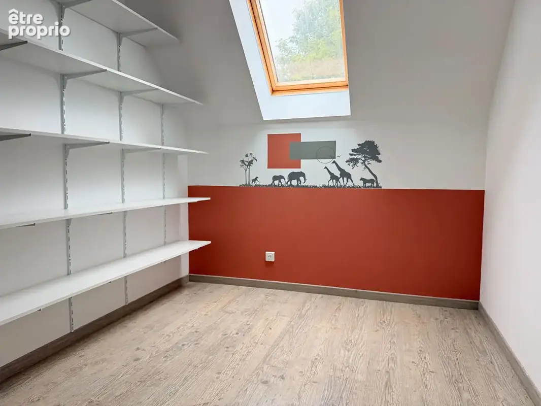 Pavillon familial de 182 m²  - 5 chambres - sous-sol complet - photo 11