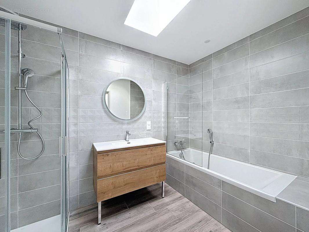 Maison à SAINTE-SOULLE