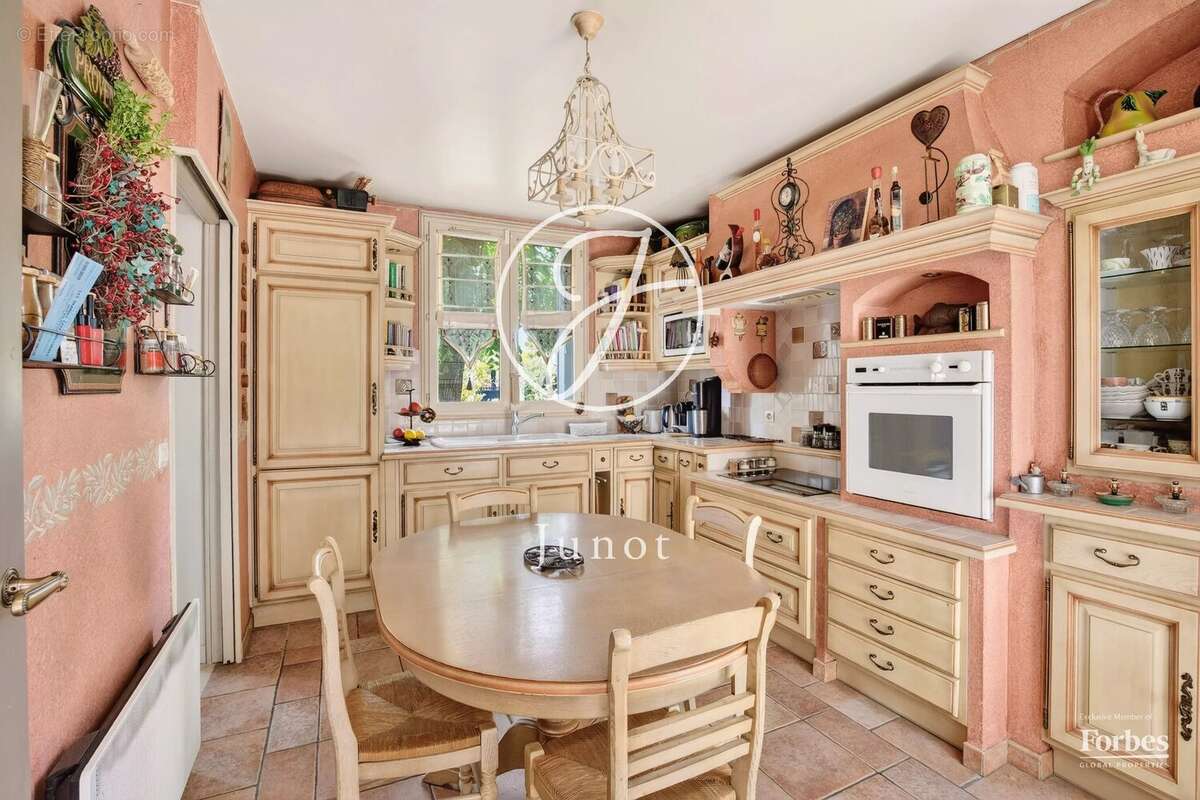 Maison à LE VESINET