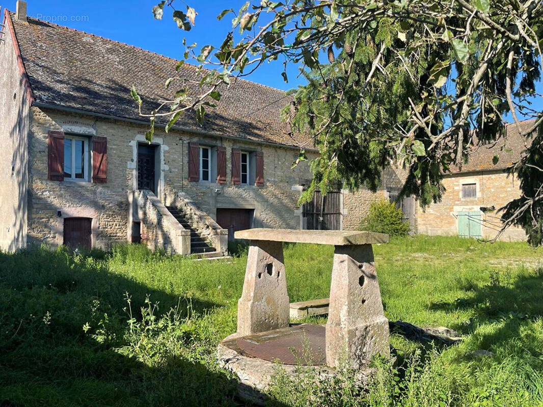 Maison à BUXY