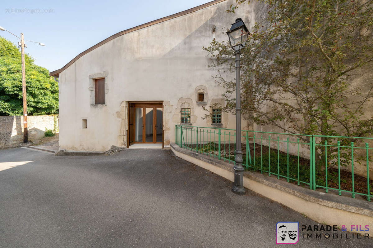 Maison à LAY-SAINT-CHRISTOPHE