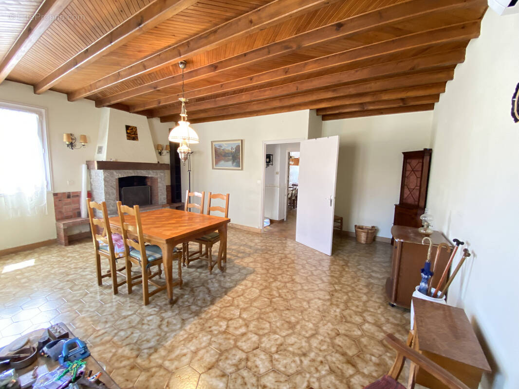 Maison à NESMY